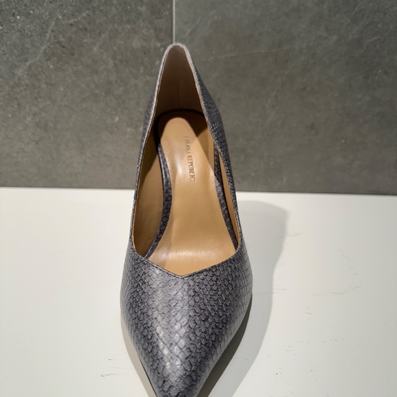 Banana Republic Madison Pump - Picture 4 of 7